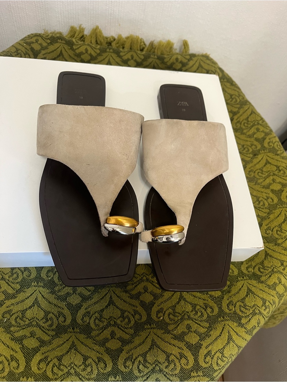 Zara Taupe Suede Toe-Post Sandals with Gold & Silver Rings size 8.5